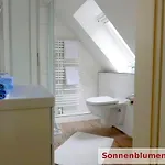 Sonnenblumenhaus *